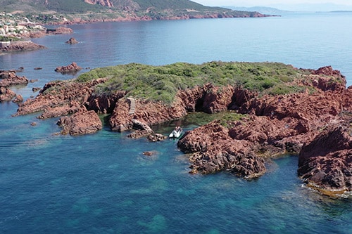 Balade en mer dans les calanques de l’Esterel à bord du navire amiral SIMONE au départ de Saint-Raphaël