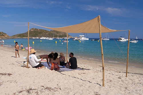 Plage sauvage du cap Taillat lors d’une excursion en mer dans le golfe de Saint-Tropez