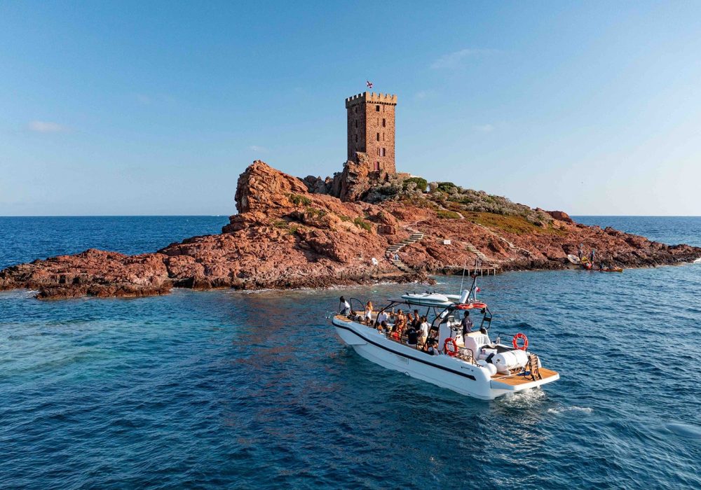Ambiance festive et conviviale à bord du navire amiral SIMONE dans l’Esterel