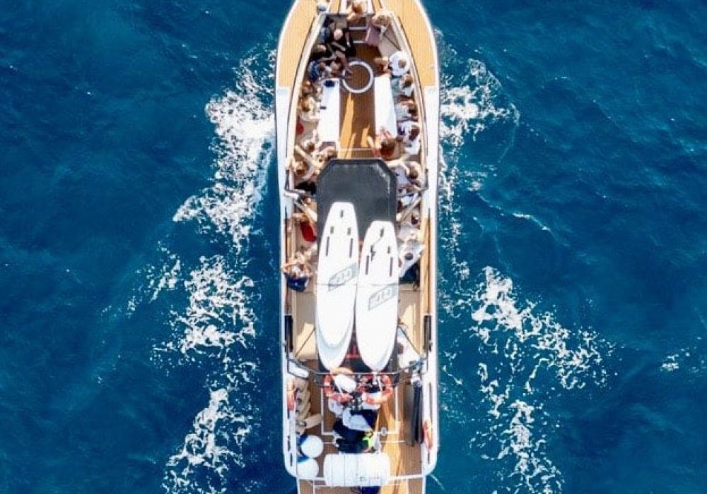 Balade en mer chouchoutée par l’équipage du navire amiral SIMONE dans l’Esterel